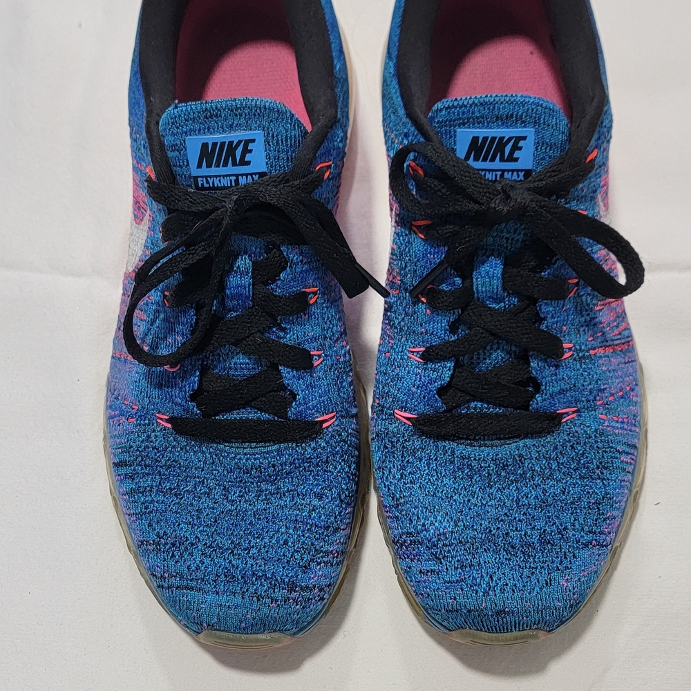 Nike Flyknit Max Blue and Pink Sneakers